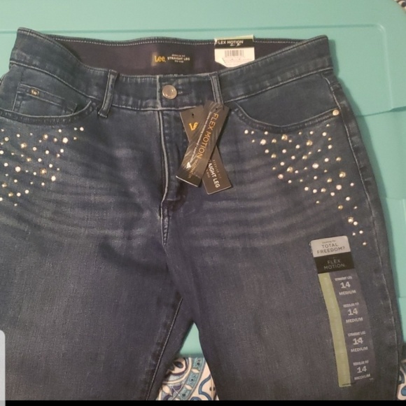 lee flex motion straight leg jean